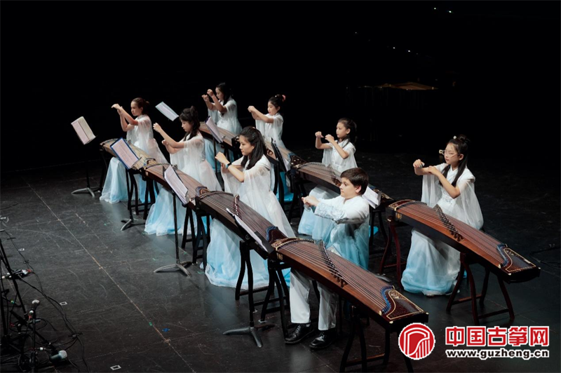 古箏男兒當(dāng)自強曲譜_演奏自強古箏男兒教學(xué)視頻_古箏演奏男兒當(dāng)自強教學(xué)
